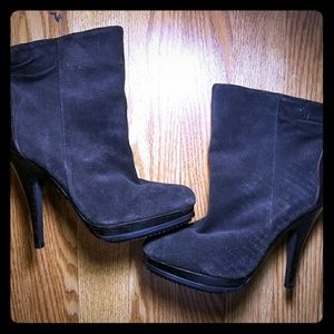 Authentic Micheal Kors boots/booties 8M